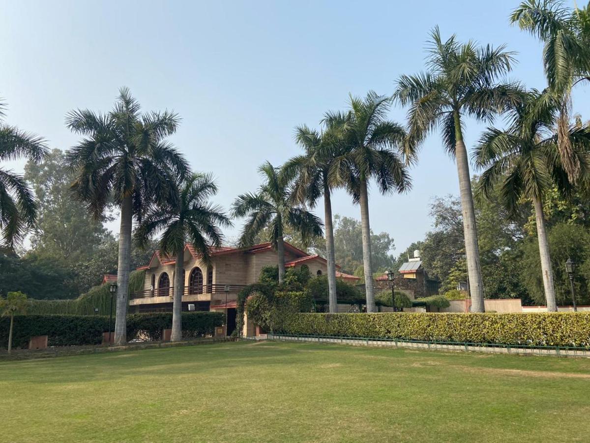 Ashok Country Resort Gurgaon Exterior photo